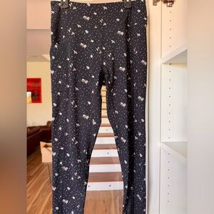 Vera Bradley Black Leggings with Floral Accents